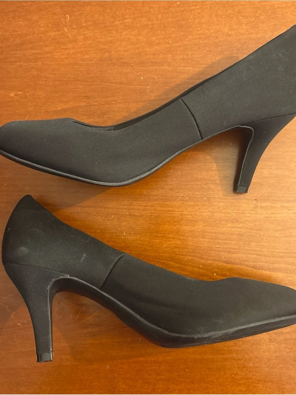 East 5th Black Women's Classic Pumps closed toe 8.5 low heel